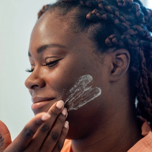 Regenerating Exfoliator + Resurfacing Mask - Picture 6 of 12